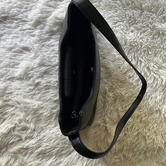 Vintage Y2K Guess Black Embossed Shoulder Bag – Lizard Texture, Silver Hardware - Picture 4 of 4